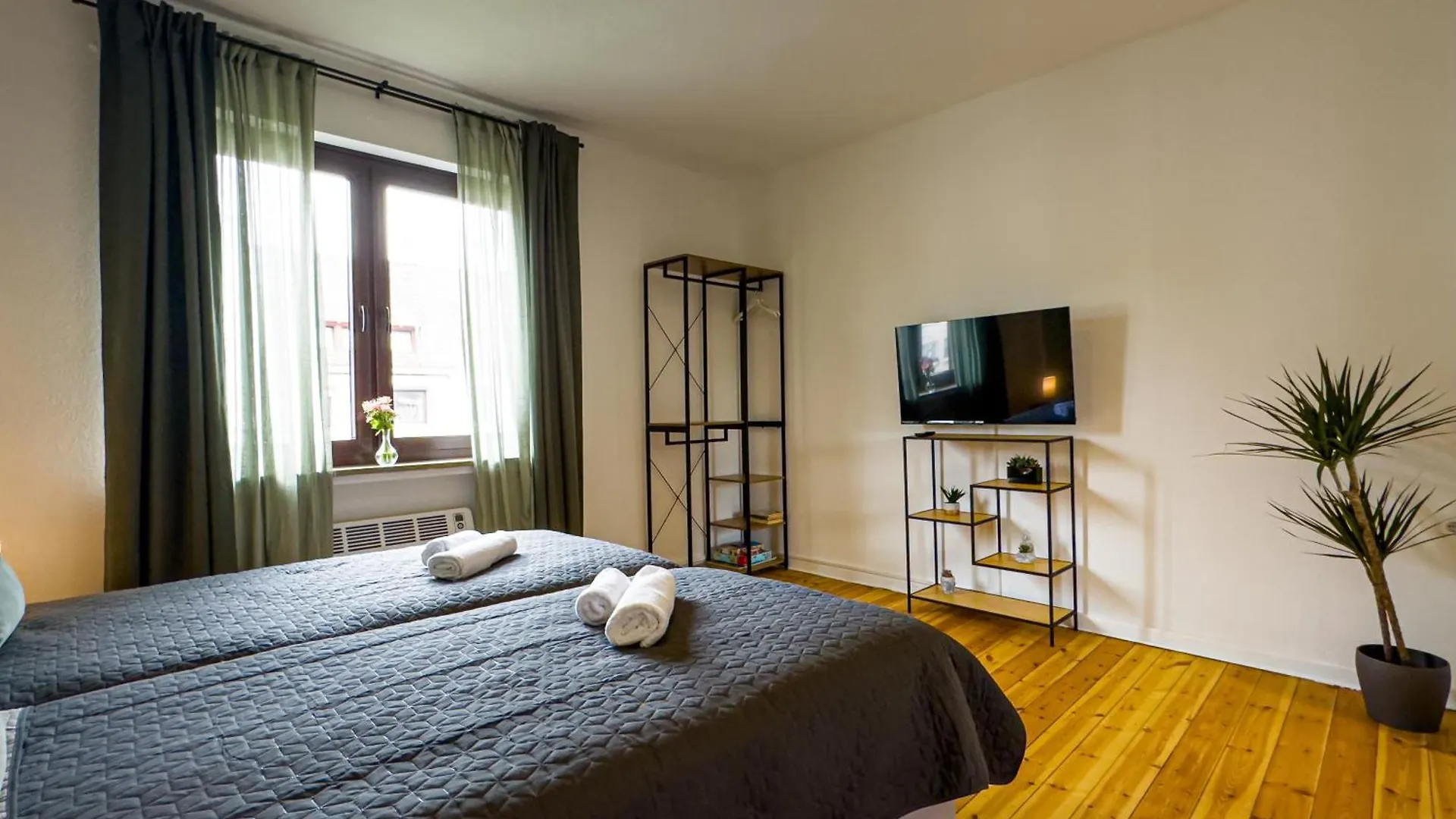 Lägenhet Immostay #8 - Haus Fuer 13 Personen Mit 7 Zimmer - Grosser Garten & Grill, Free Parking, Wlan Bremen Tyskland