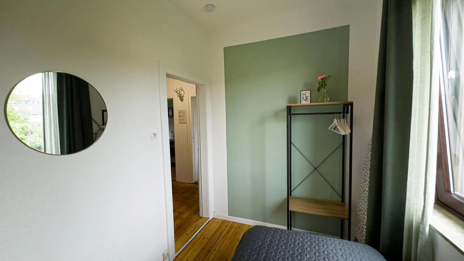 Immostay #8 - Haus Fuer 13 Personen Mit 7 Zimmer - Grosser Garten & Grill, Free Parking, Wlan Bremen 0*,  Tyskland
