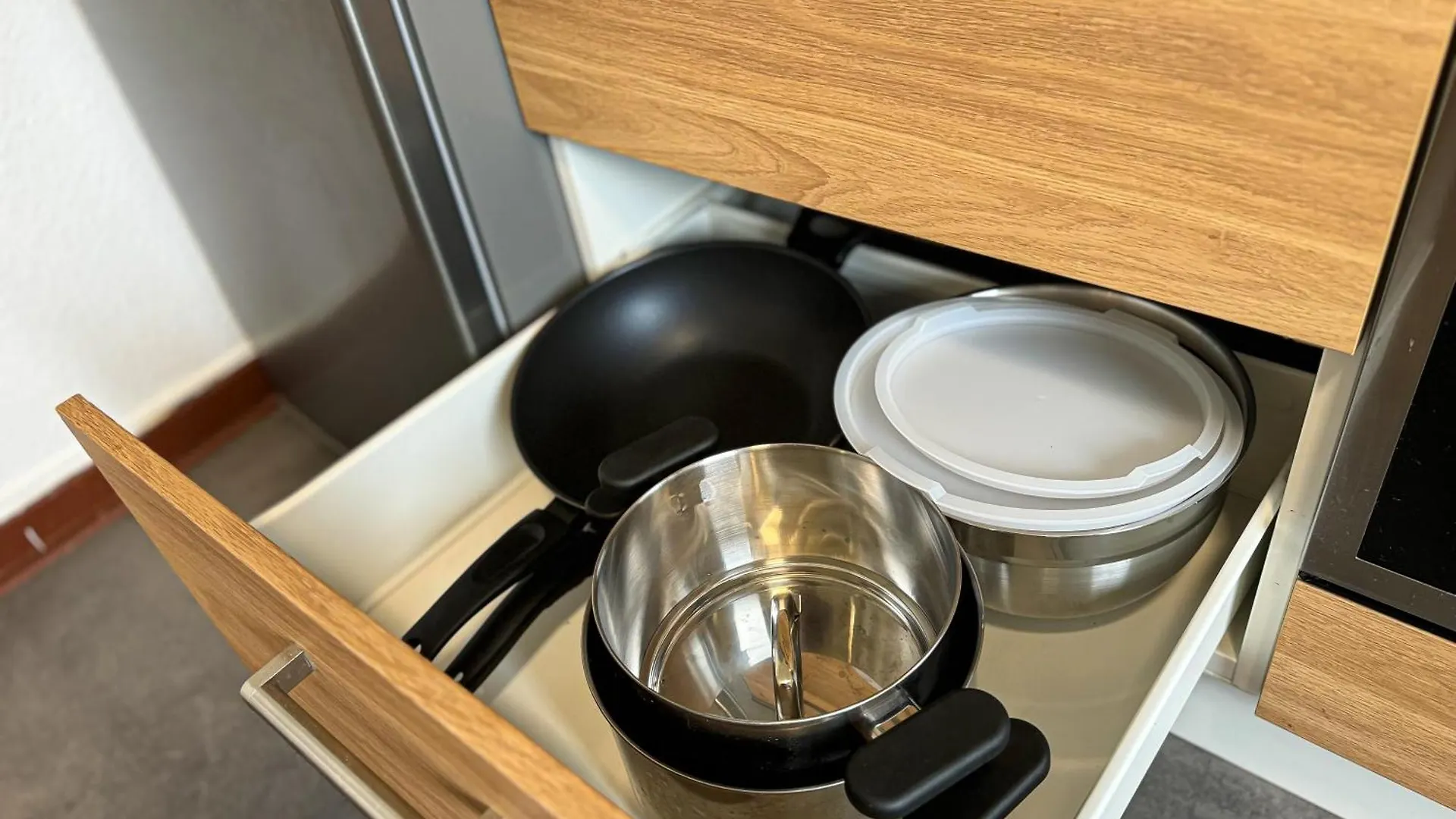 Immostay #8 - Haus Fuer 13 Personen Mit 7 Zimmer - Grosser Garten & Grill, Free Parking, Wlan Bremen Lägenhet